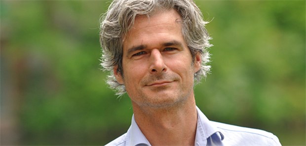 Zwischen Großstadtflair und Landlust Großstadtmensch und Praxisinhaber in der Provinz: Dr. Alexander Horak hat die Aufhebung der Residenzpflicht genutzt.