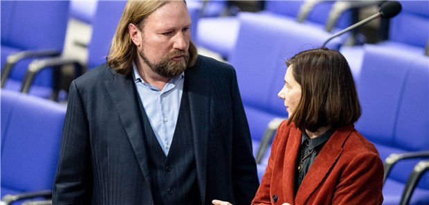 Grüne fordern angesichts Corona temporäre Gehaltszulage für Gesundheitsberufe Grünen-Fraktionschefs Anton Hofreiter und Katrin Göring-Eckardt: Mitinitiatoren des Aufrufs „Gemeinsam solidarisch und entschlossen handeln“.