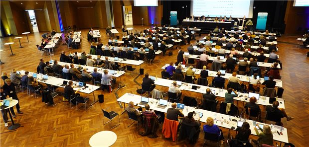 Gut Dreiviertel der Delegierten stimmten beim Bayerischen Ärztinnen- und Ärztetag für eine Erhöhung der Mitgliedsbeiträge – nach langer Debatte. 