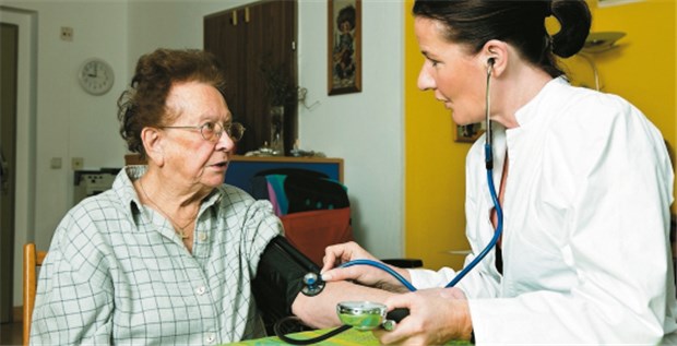 Vielen älteren Menschen werden Reha-Leistungen vorenthalten Gut versorgt im hohen Alter? Bei der Reha gibt es immer noch Defizite.