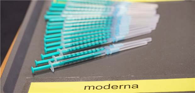 Markterfolg des COVID-Impfstoffs: Moderna ist mit einem Schlag saniert Gut vorbereitet: Mit der Entwicklung des Corona-Impfstoffs Spikevax® hat auch Moderna unter Beweis gestellt, die mRNA-Technik bis zur Marktreife zu beherrschen.