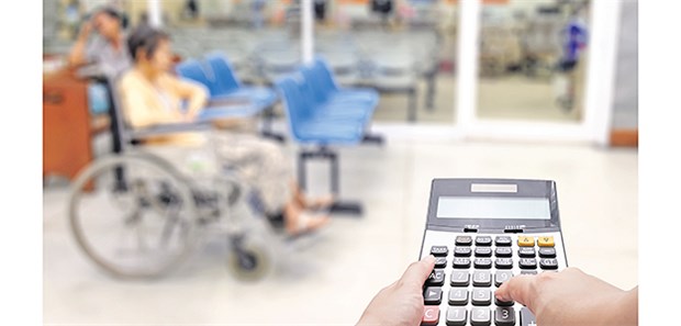 Patienten zufrieden, Kassen nicht Gute Betreuung in der Klinik hat ihren Preis. Muss also immer beim Personal gespart werden?