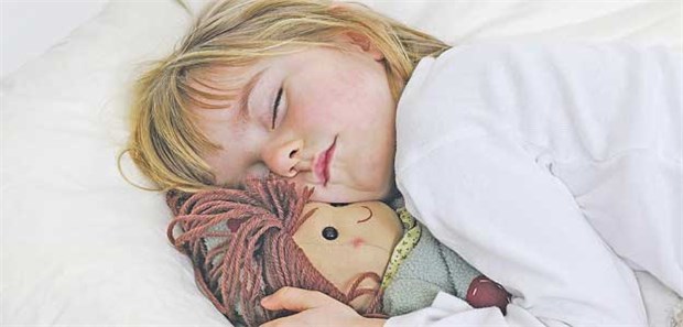 Wie viel Mandel muss raus? Guter Schlaf ist wichtig - bis zu fünf Prozent der Kinder leiden unter einer obstruktiven Schlafapnoe.