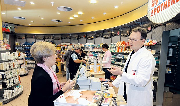 Apothekenempfehlung nur in Grenzen erlaubt Haben sich Apotheker auf einzelne Krankheitsbilder spezialisiert, ist die Empfehlung gestattet.