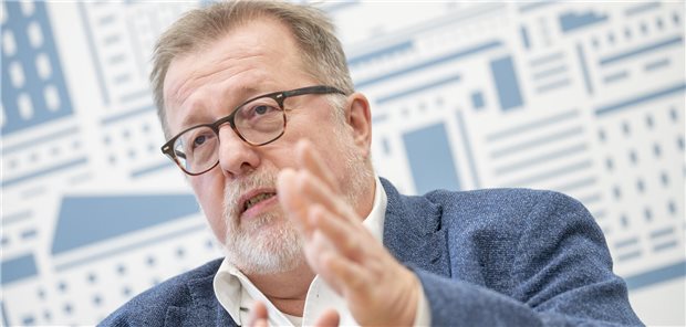 Fischbach schlägt Gebühr für Notdienst-Nutzung bei Bagatellen vor Hält eine Eigenbeteiligung bei Inanspruchnahme der Notaufnahmen in Bagatellfällen für „absolut sinnvoll“: BVKJ-Präsident Dr. Thomas Fischbach.