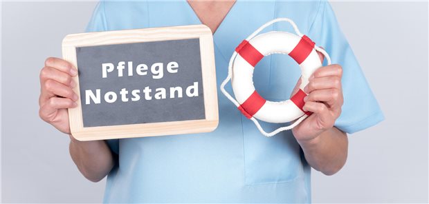 Händeringend gesucht: Qualifiziertes Personal in der Alten- und Krankenpflege.