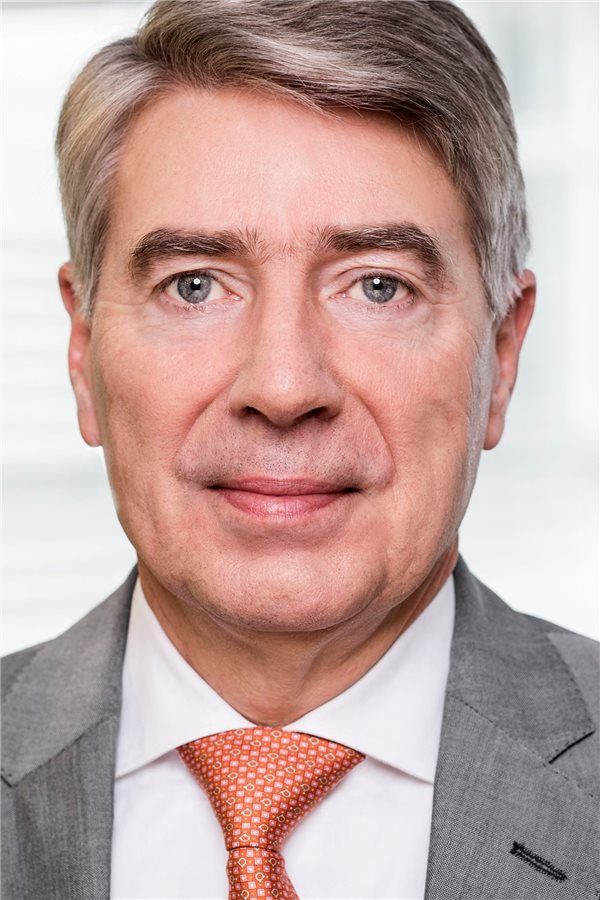 Han Steutel ist Präsident des Verbands der forschenden PharmaUnternehmen (vfa)
