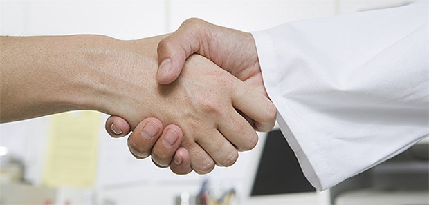 Klinikärzte und Kommunen einigen sich Hand drauf - Deal!