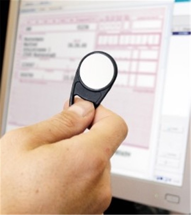 Handhabbare Datensicherheit für Ärzte: Per Komfort-Signatur lässt sich ein E-Rezept auch ohne wiederholte PIN-Eingabe digital unterschreiben.