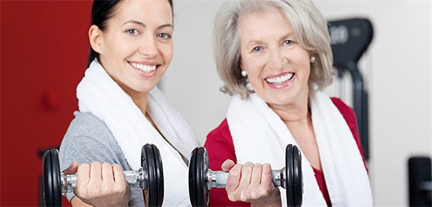 Senioren sollten Schnellkraft trainieren Hanteltraining ist gut, um im Alter fit und gesund zu bleiben. Doch auch wichtig ist offenbar, mit welcher Geschwindigkeit die Übungen durchgeführt werden.