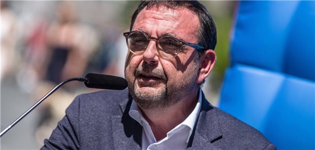 Bayern: Kampagne „Na sicher“ informiert über Covid-Impfungen Hat am Dienstag den Startschuss für die neue Impfkampagne gegen das Coronavirus gegeben. Bayerns Gesundheitsminister Klaus Holetschek (CSU).