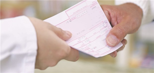 Apotheker stecken Claim für E-Rezept ab Hat das Papierrezept ausgedient? Die Apotheker arbeiten an einem eigenen Vorschlag, wie eine digitale Verordnung aussehen könnte.