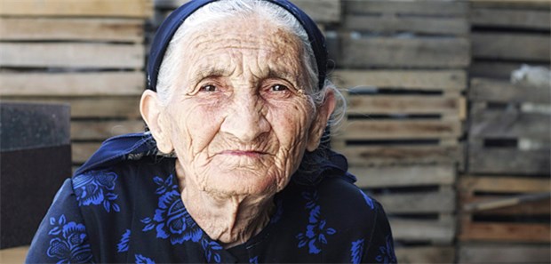 Wenn die Oma immer dünner wird Hat diese Frau genug gegessen?