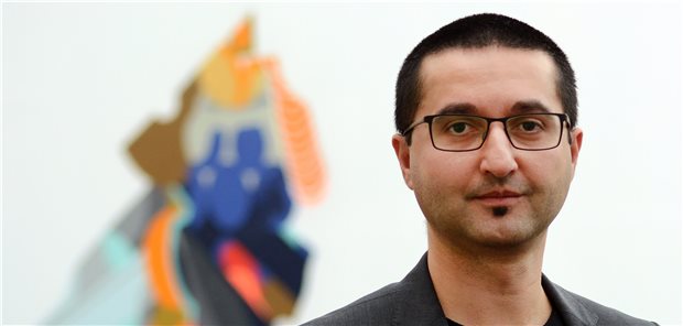 Flüchtlingsheime als Corona-Hotspots? Hat mit seinem Team an der Uni Bielefeld das Ansteckungsrisiko nach einer Corona-Infektion in Flüchtlingsunterkünften untersucht: Forscher Kayvan Bozorgmehr.