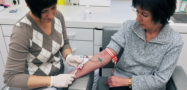 Virustests gegen Leberkrebs Hat sich diese Patientin mit einem Hepatitis-Virus infiziert? Die Bestimmung von HBs-Antigen und HCV-Antikörper schafft Klarheit.