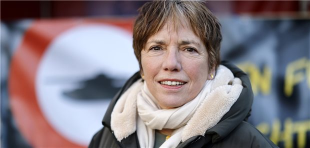 Margot Käßmann: Mangel bei Medikamenten für Kinder ist beschämend „Hauptsache, billig“: Theologin Margot Käßmann schämt sich für Engpässe auf dem Arzneimittelmarkt. Im Bild ist sie zu sehen auf einer Friedensdemonstration in Köln. (Archivbild)