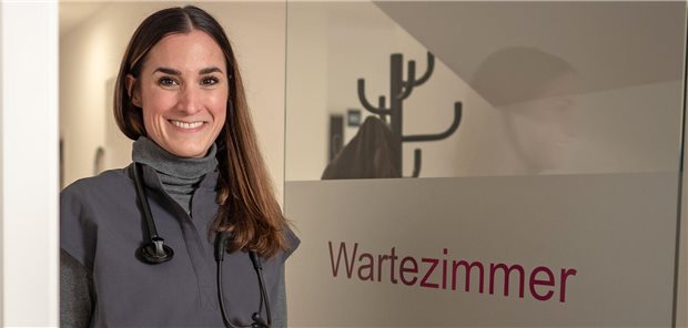 Hausärztin Claudia Kreuzer in ihrer Praxis in Frankfurt.