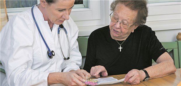 Hausbesuch: Bremer Hausärzte wollen ihre Patienten lieber gemeinsam mit VERAHs versorgen. Von Schwerpunktpraxen halten sie wenig.