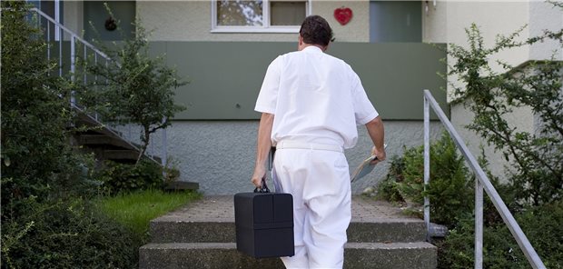 Hausbesuche machen immer weniger Ärzten Freude.