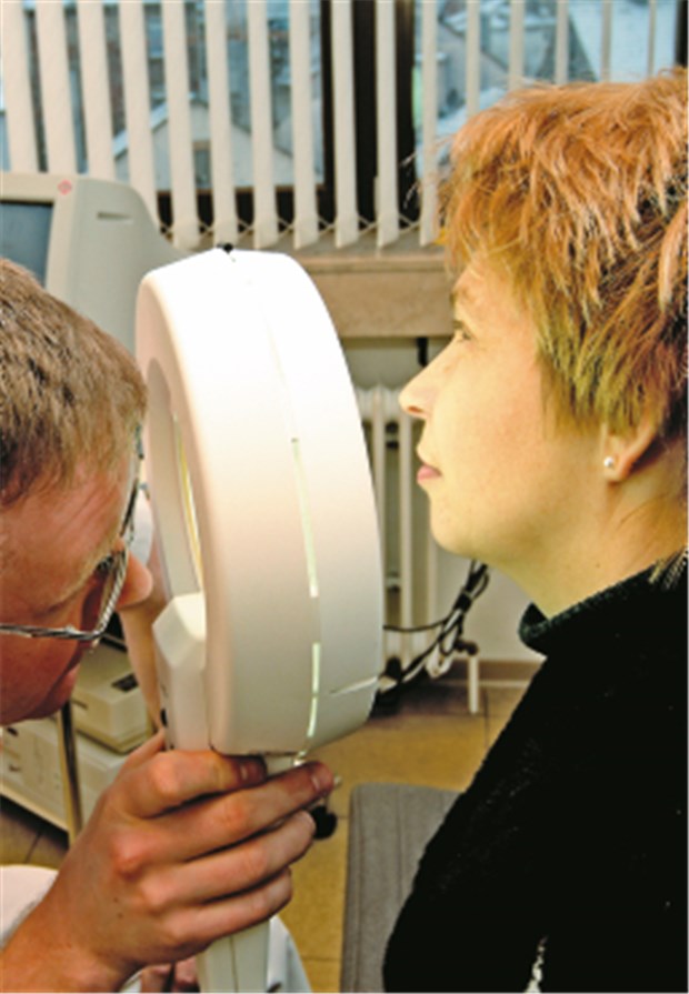 Mit Licht und Laser gegen den Krebs Hautkrebs-Screening: Die Zahl der Hautkrebs-Patienten nimmt rasant zu.