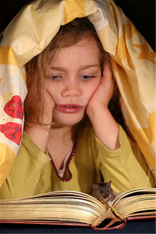 Schlafmangel verschlimmert Aufmerksamkeitsdefizit Heimliches Lesen abends im Bett ist für Kinder mit ADHS offenbar keine gute Idee.