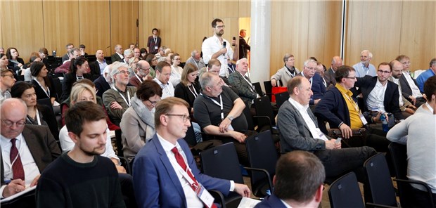 "Für Leute, denen ich was beibringen will, habe ich gar keine Zeit" Heiße Diskussion zu den wirtschaftlichen Rahmenbedingungen: Den ökonomischen Druck nehmen nicht nur Assistenzärzte, sondern selbst schon Medizinstudenten wahr.