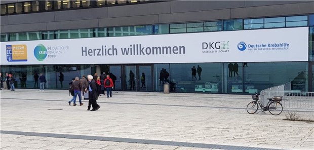 Um diese Themen dreht sich der DKK 2020 Heißt die Besucher Willkommen: der Eingang des Deutschen Krebskongresses.
