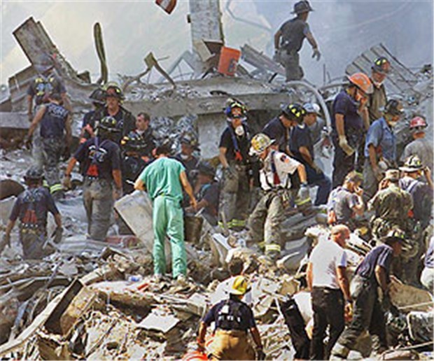 Das Leiden der Helfer vom 11. September Helfer in den Trümmern nach dem 11. September in New York - manche bezahlten dies mit ihrem Leben.