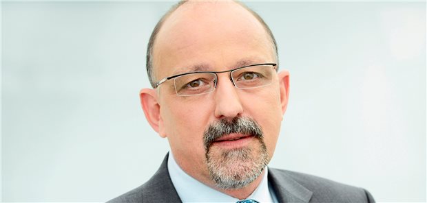 Resilienz – ein Mittel, um Krisen zu meistern Helmut Schröder ist stellvertretender Geschäftsführer des Wissenschaftlichen Instituts der AOK (WIdO) und Mitherausgeber des Fehlzeiten-Reports 2021, für den im Frühjahr 2021 mehr als 2500 Beschäftigte zwischen 20 und 65 Jahren befragt wurden.