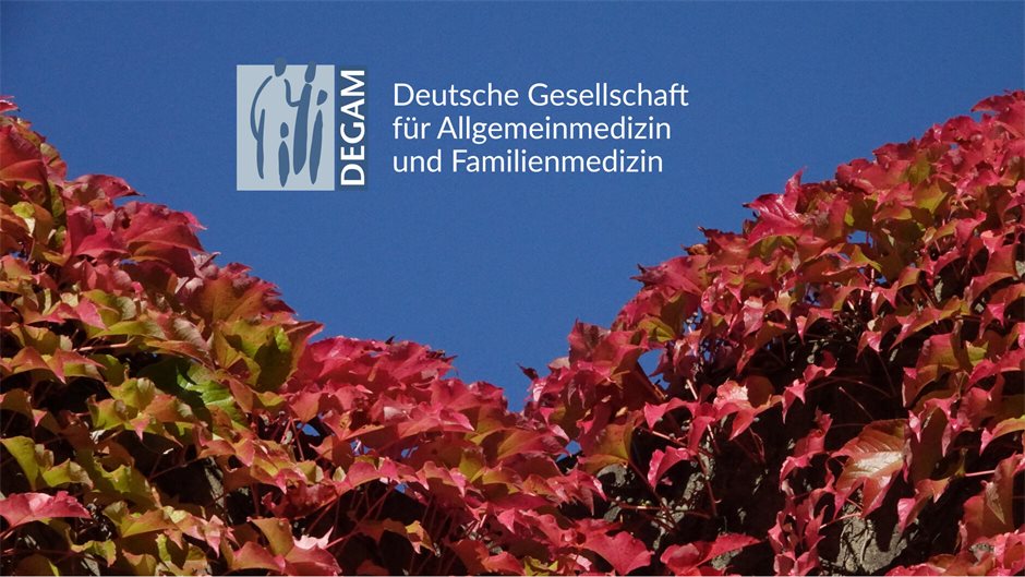 Herbstfarben beim Wilden Wein auf dem Uni-Campus in Göttingen, aber sommerliches...