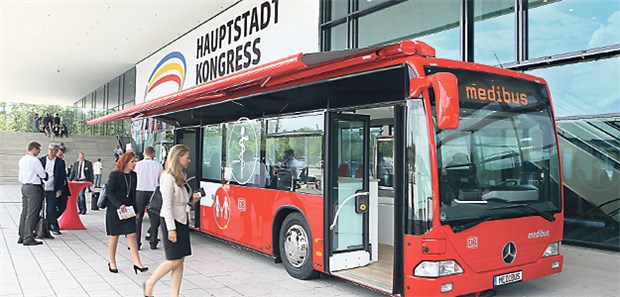 Hereinspaziert in den "Medibus".