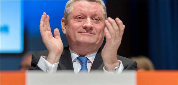 Gröhe hat der KBV gezeigt, wo der Hammer hängt Hermann Gröhe bei der CDU Landesvertreterversammlung NRW zur Bundestagswahl 2017.