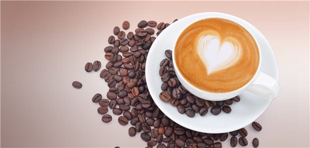 Herzlich gern? Sollten Menschen mit hohem Blutdruck lieber einmal die Offerte einer Tasse heißen guten Kaffees ablehnen?