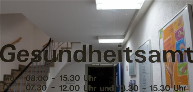 Weichen für ÖGD der Zukunft gestellt Hier brennt das Licht auch künftig noch länger: Gesundheitsämter sollen mit Geld vom Bund personell und digital aufgerüstet werden.