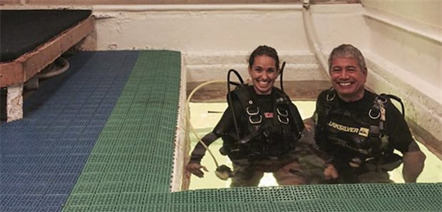 Zweieinhalb Monate unter Wasser Hier noch über Wasser: Jessica Fain und Bruce Cantrell.