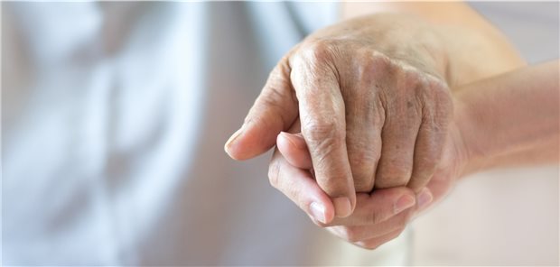 Verdi auch in Altenpflege tarifberechtigt Hilfegebend: Verdi darf auch abseits von Kliniken Tarifverträge für Pflegebetriebe schließen, so ein Urteil.