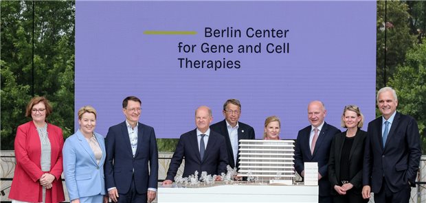 Personen bei der Kick-off Veranstaltung des Translationszentrums in Berlin.