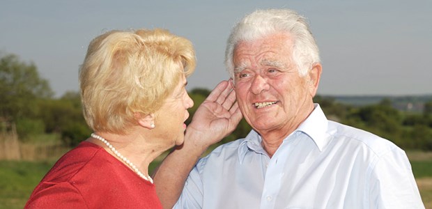 Erst Hörsturz, dann Herzinfarkt Hörsturz im Alter: Bei den Betroffenen sollte man auch die Herzgesundheit im Blick haben.