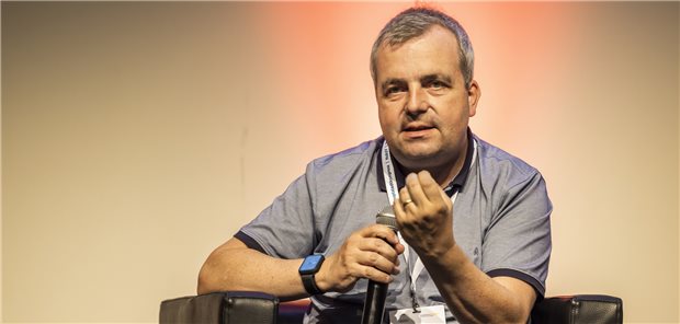 Hoffnung in „irgendeine Medizininformatikinitiative oder den Gesundheitsminister“ hat Professor Tjalf Ziemssen aus Dresden in Sachen bessere Vernetzung und Datennutzung nicht mehr. Ärzte und Patienten müssten das zusammen selbst in die Hand nehmen, sagte er auf dem Hauptstadtkongress.
