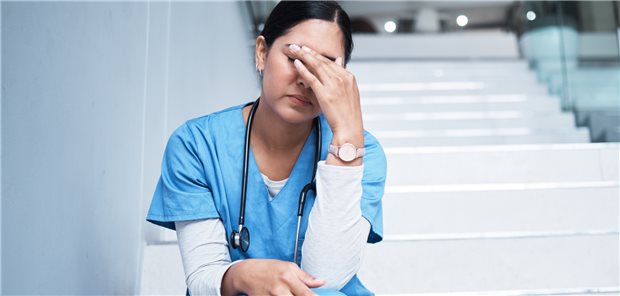 Hohe Arbeitsbelastung? Eine aktuelle Umfrage der DGIIN zeigt: Knapp ein Viertel der Befragten aus dem Bereich Intensiv- und Notfallmedizin sind unzufrieden mit ihrem Beruf.