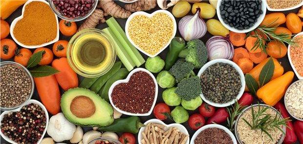 Vitamin C und E scheinen vor Parkinson zu schützen Hohe Dosen Vitamin E und C durch die Nahrung aufgenommen, scheinen das Parkinsonrisiko zu reduzieren –, darauf deuten zumindest die Daten einer italienischen Studie.