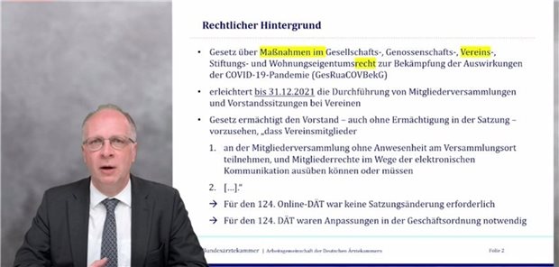 Ärztetag kann auch künftig als Hybrid-Tagung stattfinden Hon.-Prof. Dr. Karsten Scholz erläuterte am Mittwochmorgen die vom BÄK-Vorstand eingebrachten Anträge zur Satzungsänderung der Bundesärztekammer.