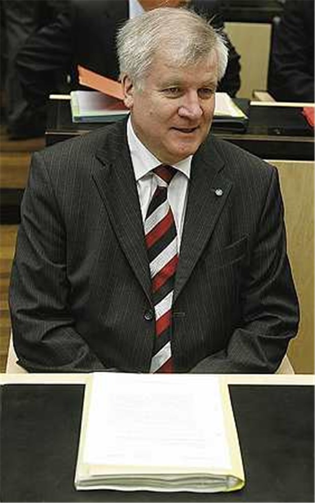 Seehofer befeuert Koalitionsstreit um Kopfpauschale Horst Seehofer ist nicht einer Meinung mit dem Gesundheitsminister Dr. Philipp Rösler.