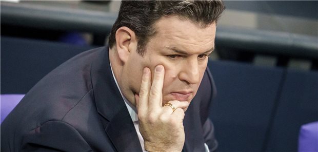 Corona-Arbeitsschutzverordnung wird zum 2. Februar aufgehoben Hubertus Heil (SPD), Bundesminister für Arbeit und Soziales, denkt, dass die Corona-Schutzmaßnahmen am Arbeitsplatz ihren Dienst getan haben – und eine vorzeitige Aufhebung rechtfertigt. (Archivbild)