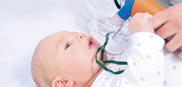 Frühe Inhalationstherapie hilft Babys mit Mukoviszidose Hypertone Kochsalzlösung trägt dazu bei, die Lungenoberfläche und den Schleim in den Atemwegen besser zu befeuchten.