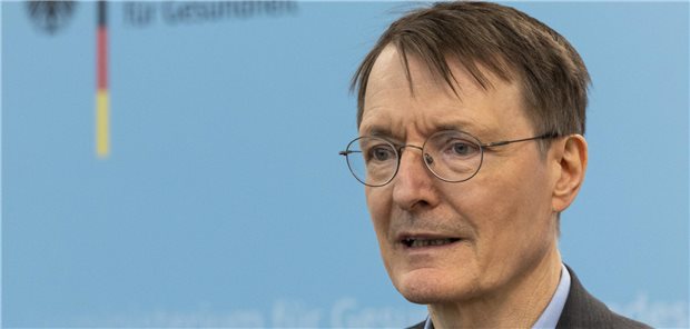 Lauterbach will Altenpflege mit Steuergeld stützen Bundesgesundheitsminister Karl Lauterbach