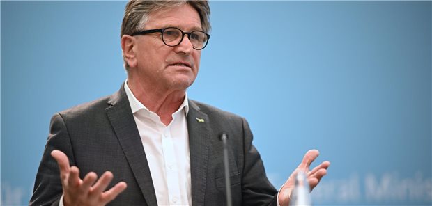 Lucha sieht Klinikreform im Vermittlungsausschuss: „Müssen an Lauterbach vorbei Mehrheiten organisie „Ich sehe Stand heute nicht, dass wir Länder dem Entwurf des KHVVG zustimmen können“: Baden-Württembergs Gesundheitsminister Manne Lucha (Grüne). (Archivbild)