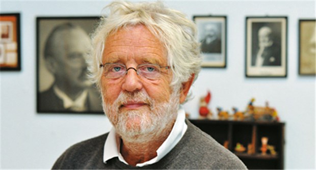 Die leise Hoffnung auf die fünfte Generation "Ich würde mich freuen, wenn die Praxis in der Familie bliebe." Dr. Carl Hermann Schirren, Dermatologe in Kiel
