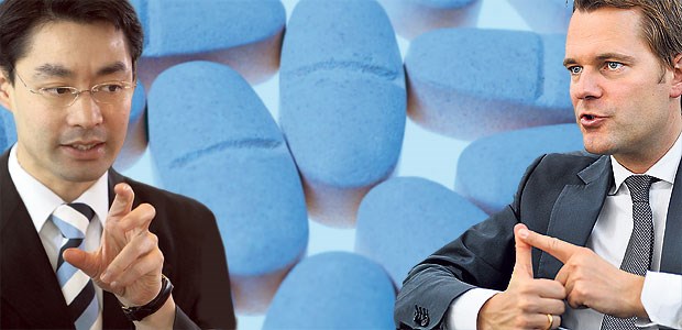 Die bittere Medizin von Rösler und Bahr Ihre Bilanz bei den Finanzdaten der GKV ist glänzend, gespart wurde vor allem bei den Arzneimittelherstellern: Minister Rösler und Bahr.