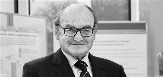 Professor Michael Illert gestorben Im Alter von 80 Jahren gestorben: Professor Michael Illert.